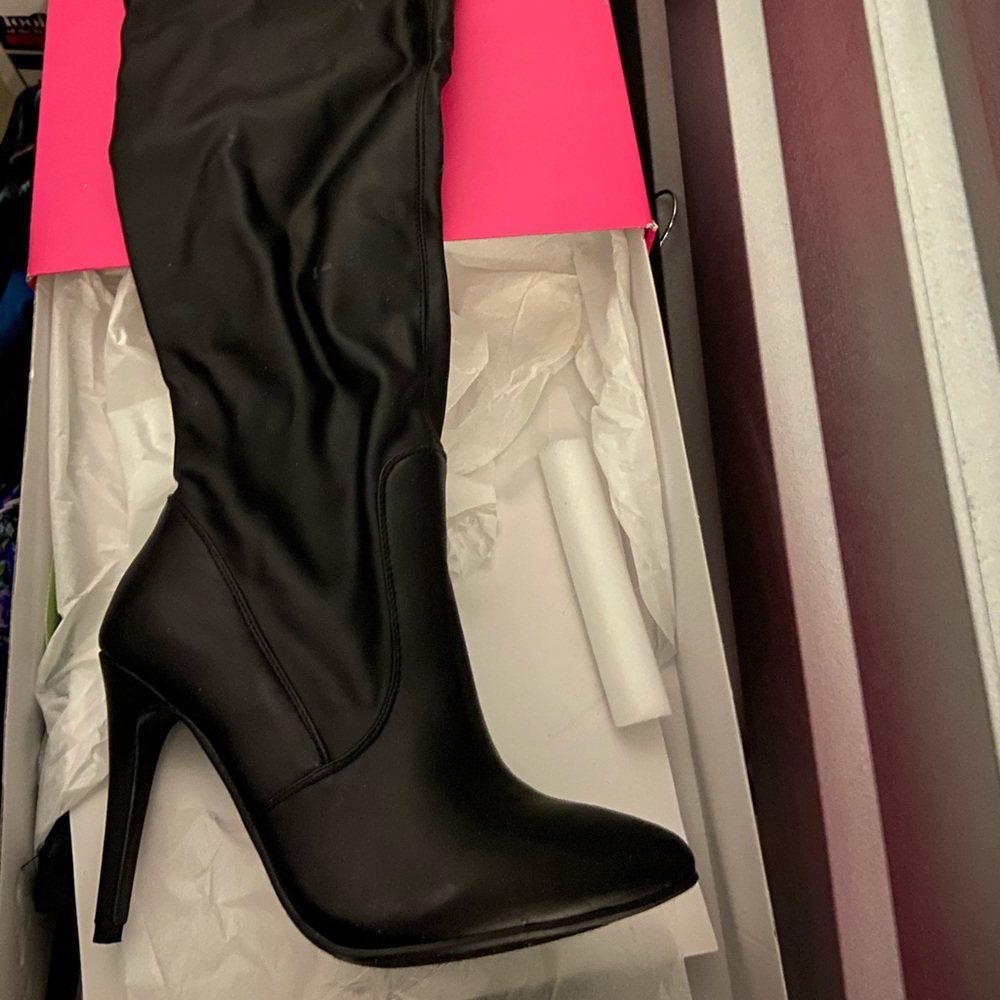 *New Shoe Dazzle Boots